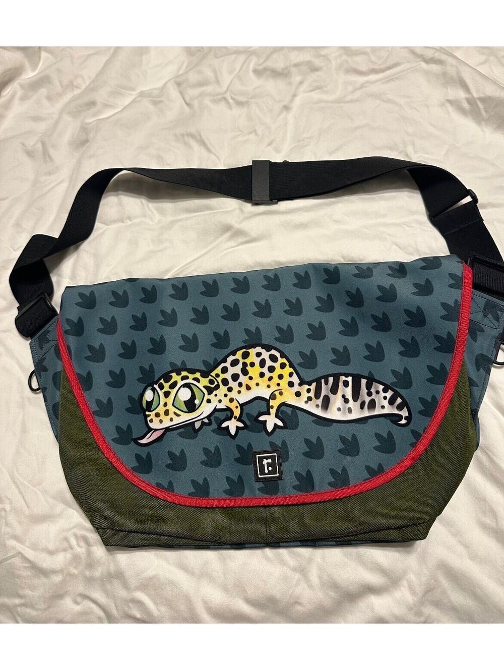 Custom Leopard Gecko Richshaw Bagworks messenger bag